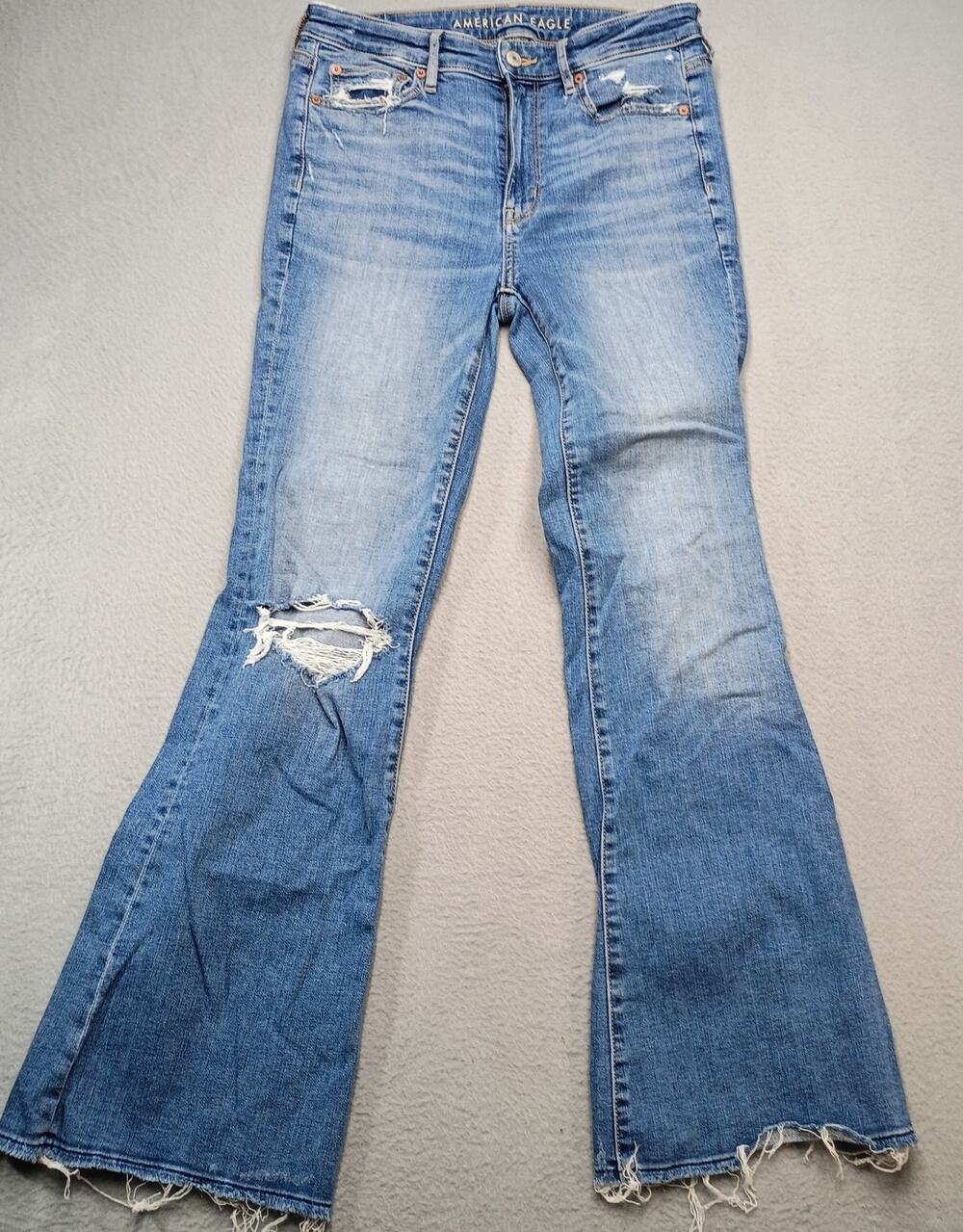 American Eagle Super Hi-Rise Flare Jeans Womens sz 6 28/28 Distressed Raw Hem